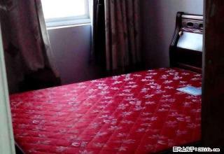 中央广场邻三室二厅3楼空调太阳能冰箱洗衣机家具水电煤暖装修 - 枣庄28生活网 zaozhuang.28life.com