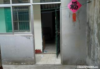 文化四村，1楼有院二室一厅65平方，太阳能，床，沙发，柜子， - 枣庄28生活网 zaozhuang.28life.com